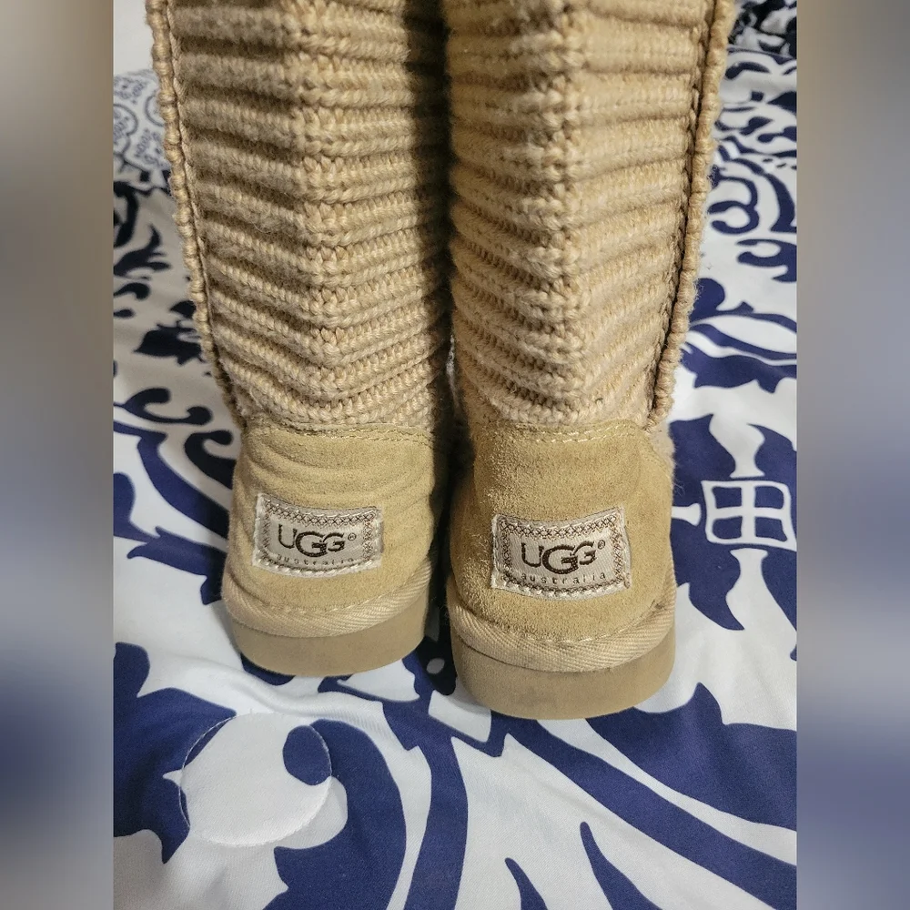 Ugg Brown Cardy Knit Boots - Picture 2 of 9